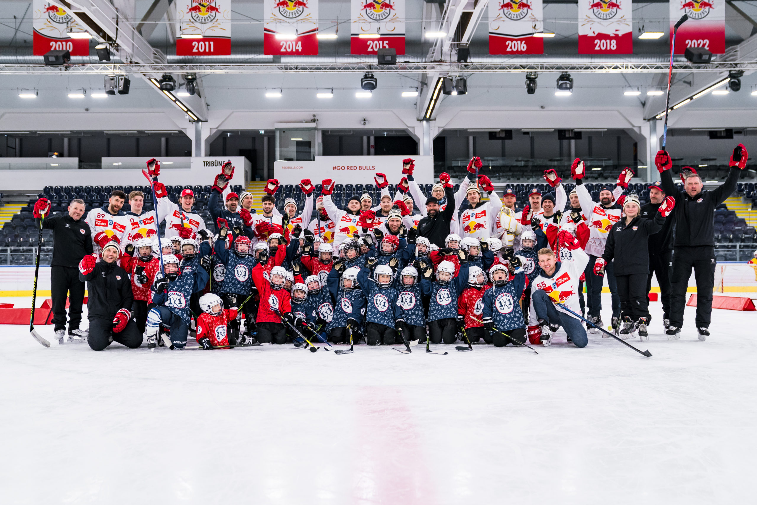 Eishockey 1×1 in Salzburg begeisterte Kinder und Profis